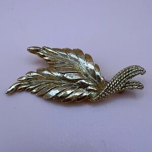 Gold Tone Leaf Brooch